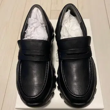 [ 미사용 새상품 ] EVOL 경량 통굽 스니커즈 밑창 코인 로퍼 LL