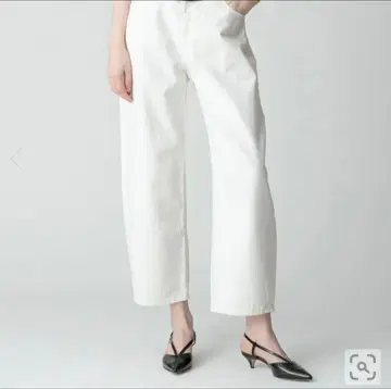 알아바일 화이트 데님 오벌 라인 팬츠