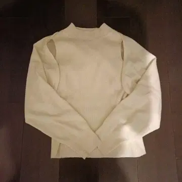 CELFORD 화이트 하이넥 스웨터