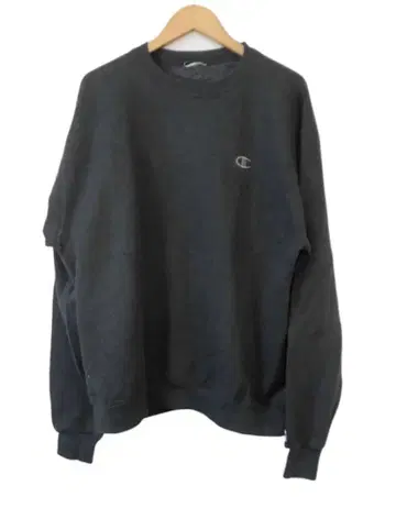 Champion 다크 그레이 크루넥 맨투맨