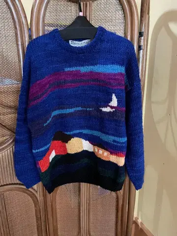 짜임이 귀여운 니트 스웨터