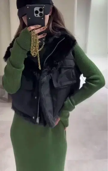 GlamLips 리버서블 퍼 베스트