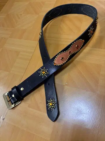 스터드 가죽 벨트