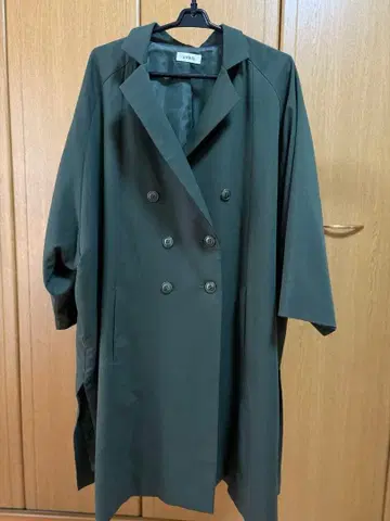 EVRIS (에브리리스) 카키 오버 사이즈 트렌치코트/M 사이즈 상당