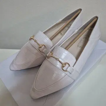 화이트 비트 로퍼 스틸레토 L 사이즈