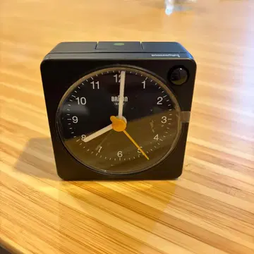 BRAUN 탁상형 알람 시계