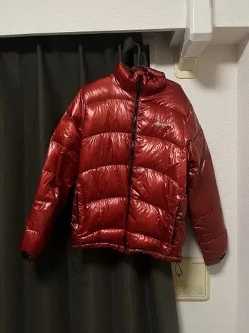 ellesse 엘레쎄 y2k 빨간색 광택 다운 자켓