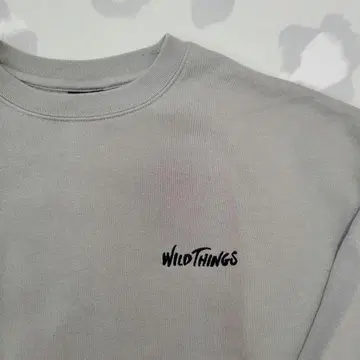 구제! 와일드 띵스 맨투맨 트레이닝복 색상: 베이지 S 사이즈