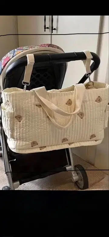 크림색 퀼팅 마더백