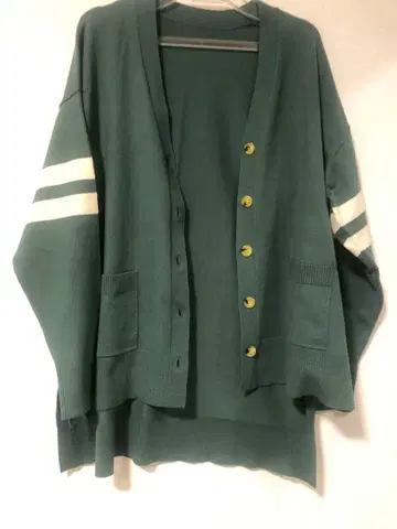 다크 그린 버튼 가디건