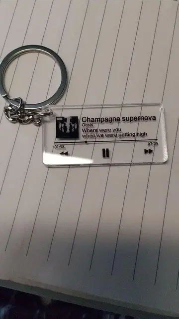 Oasis Champagne Supernova 키링