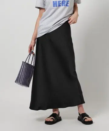 BEAUTY&YOUTH 폴리에스테르 새틴 머메이드 플레어 스커트