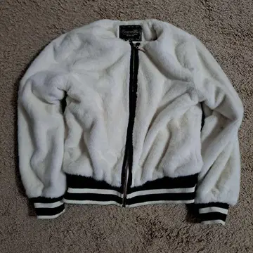 EmiriaWiz 보아 자켓 S 사이즈 화이트