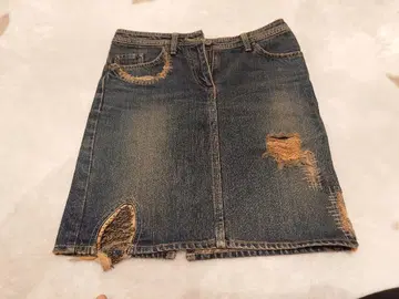 SHARE SPIRIT 데미지 가공 인디고 블루 데님 스커트