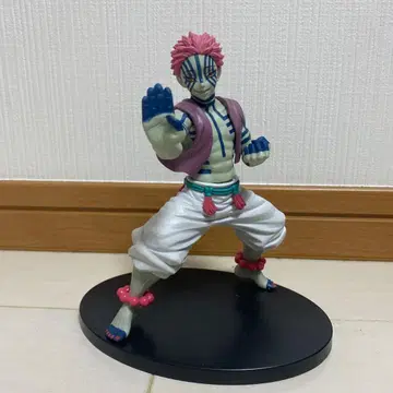 전투 포즈 피규어 핑크 머리