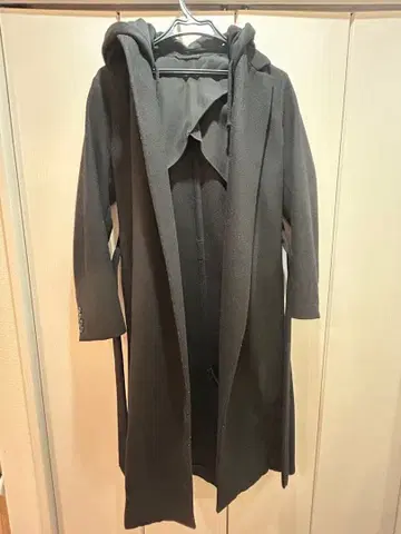 ALLSAINTS 블랙 후드 부착 롱 코트