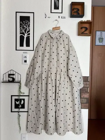 새상품급 프린트 모듬 절개 원피스*베이지