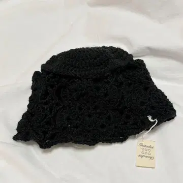 flower motif beanie / black