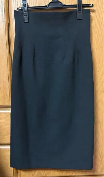 [ 미사용 새상품 ] 저스길리티 블랙 타이트 스커트 서스펜더 포함