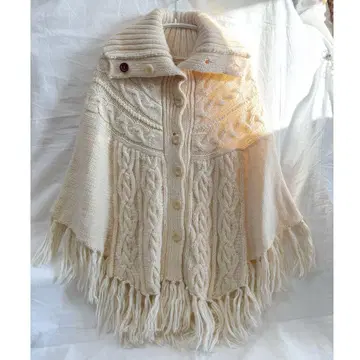 케이블 니트 케이프