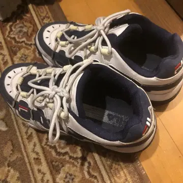 FILA 화이트/네이비 스니커즈 24.0