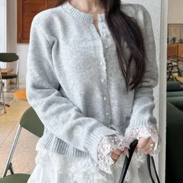 미개봉 새상품 Ada. 펄 버튼 레이스 리본 가디건 그레이