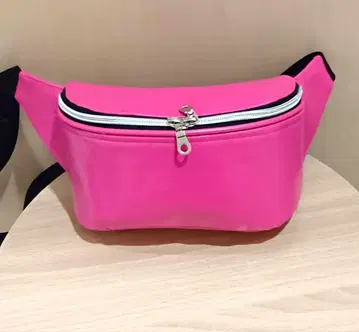 쇼킹 핑크 패니 팩 합성 피혁