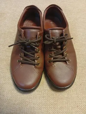 ECCO 브라운 레이스업 슈즈 실외용