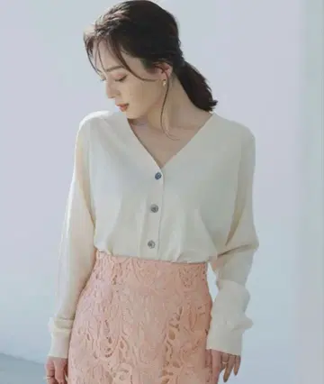 anuans 아뉴앙스 실크 블렌드 V넥 가디건