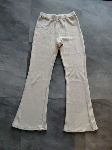 저널 스탠다드 레리움 리브 플레어 팬츠 아이보리 새상품