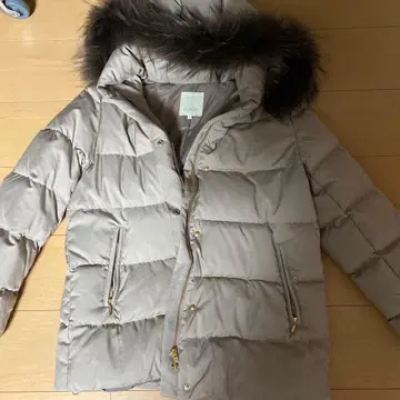 베이지 퍼 다운 자켓