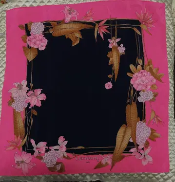 LEONARD 꽃무늬 실크 스카프 손수건 55 x 55cm