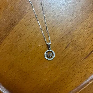 Michael Kors 로고 펜던트 목걸이