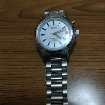 SEIKO 실버 손목시계 날짜 표시