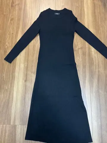 Theory 블랙 니트 롱 원피스