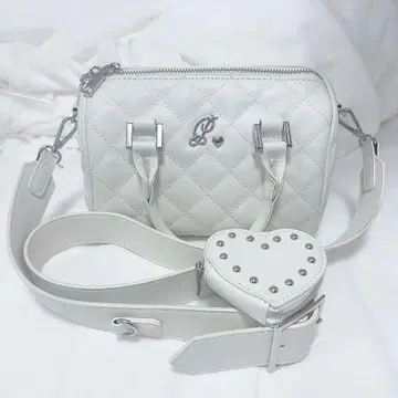 pium 피움 하트 파우치 포함 퀼팅 보스턴 백 화이트