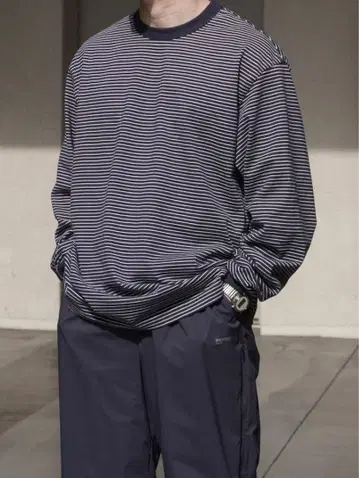 UNIVERSAL PRODUCTS 보더 롱 T