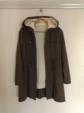 후드 부착 브라운 자켓