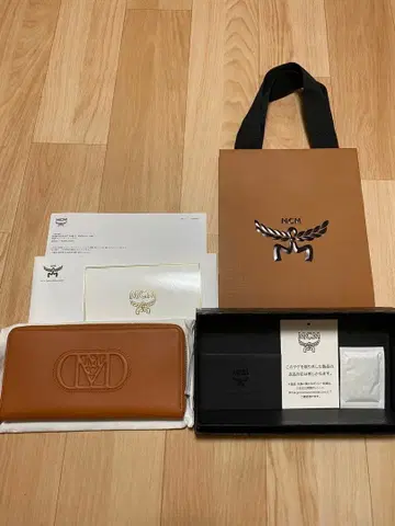 MCM 브라운 가죽 장지갑