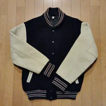 유니클로 바시티 자켓 소매 가죽제품 M