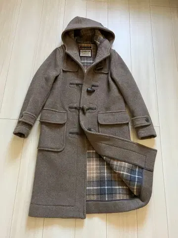 LONDON Tradition x 어반 리서치 후드 부착 더플 코트