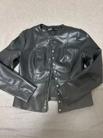 가격 인하 ZARA 블랙 합성 피혁 자켓