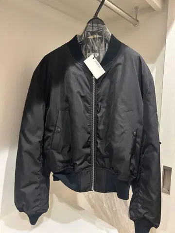 HIGH DENSITY SILK TWILL FLIGHT BLOUSON