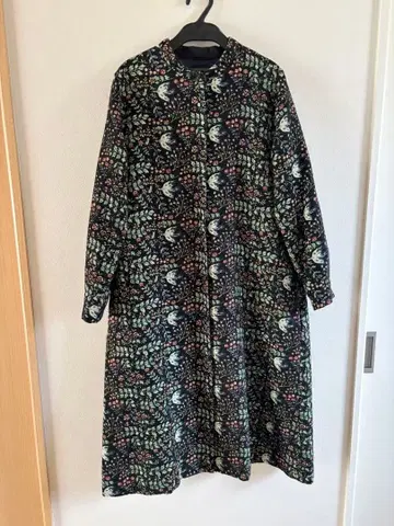 하우피아 밤의 기색 자카드 원피스 코트