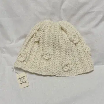 3D flower beanie / Ivory