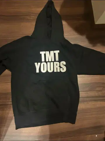 TMT YOURS BIG 3 후드티 블랙