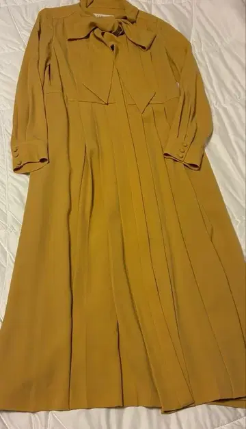 ADELLY 보타이 롱 원피스 머스타드