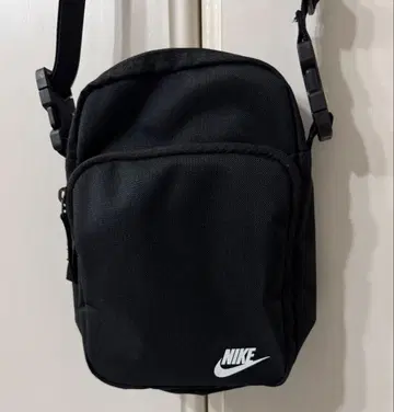 NIKE 블랙 숄더백 블랙 미니백