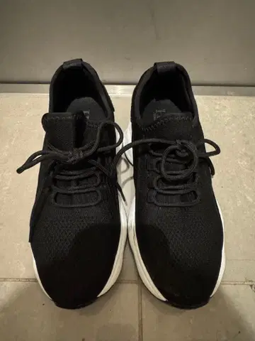 블랙 인힐 스니커즈