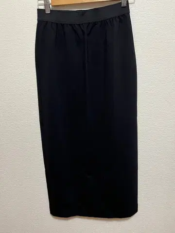 블랙 타이트 롱 스커트